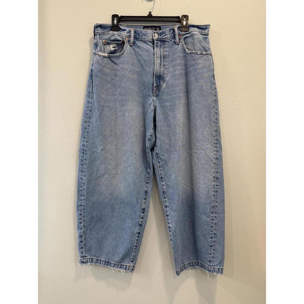 Abercrombie & Fitch Baggy Barrel Medium Wash Jeans, Women's size 36 - Picture 3 of 7